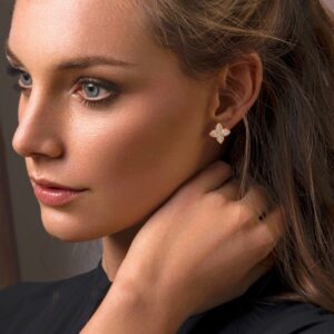 ROBERTO-COIN-PRINCESS-FLOWER-18KT-GOLD-MEDIUM-STUD-EARRINGS-WITH-DIAMONDS-ADR777EA0639_WEAR.jpg