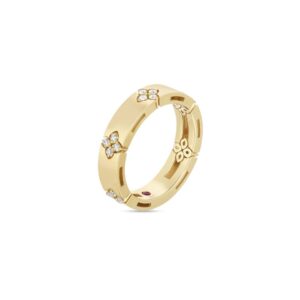 ring-diamonds-love-in-verona-23_380d9ae7-dd2c-40b8-855e-771368d67df2.jpg